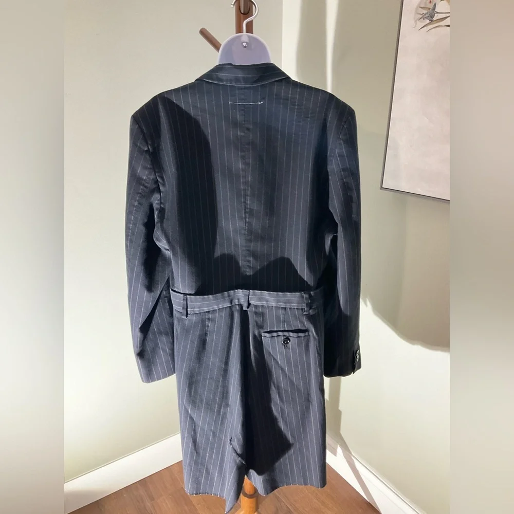 Maison Martin Margiela Gray Pinstripe Blazer with Tailored Silhouette - Picture 6 of 8